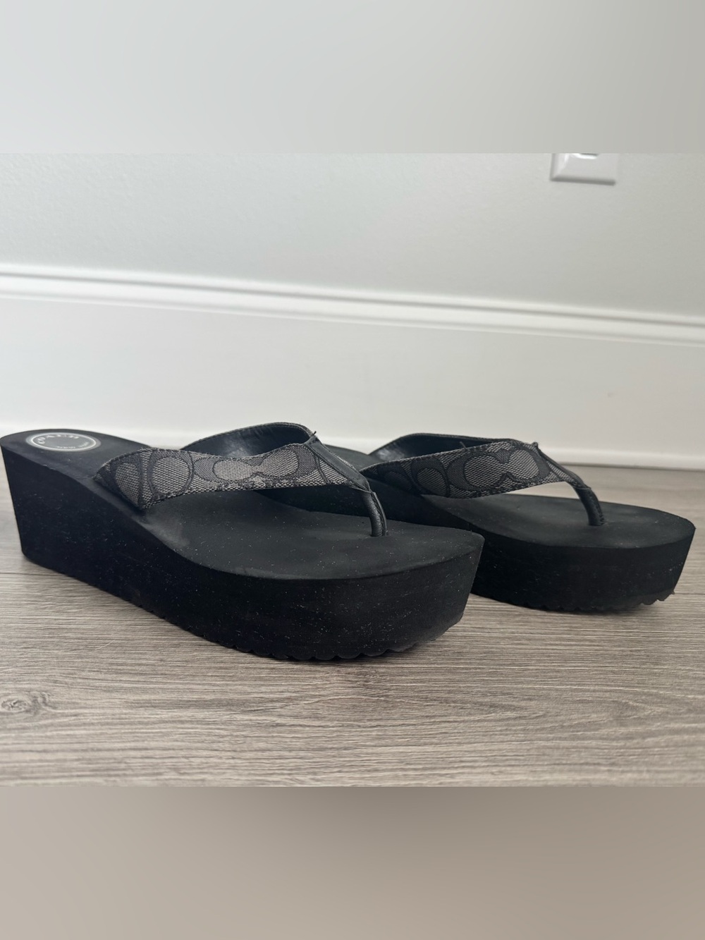 Vintage Y2k Coach Black Platform Thong Sandals with Signature Jacquard Straps 11